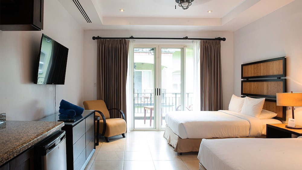 Superior Suite with Balcony, Partial Ocean View - Photo 1