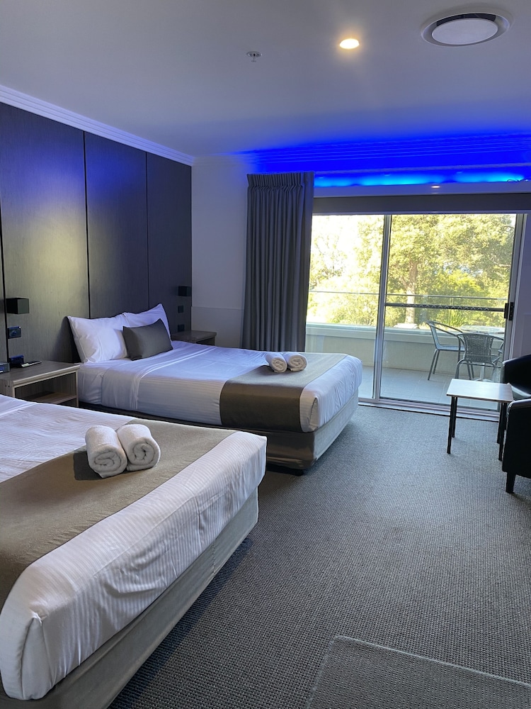 Superior Bayview Twin Room photo 2