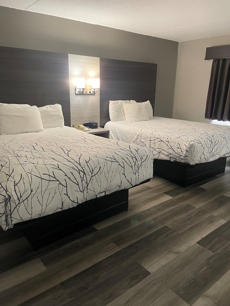 Standard Room, 2 Queen Beds, Non Smoking