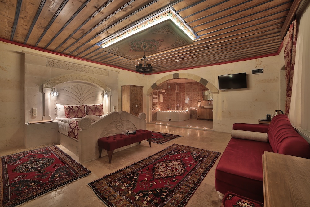 Honeymoon Room, Terrace, Mountain View photo 1