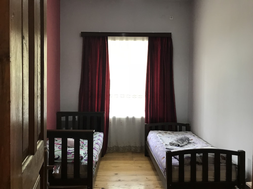Basic Twin Room photo 1