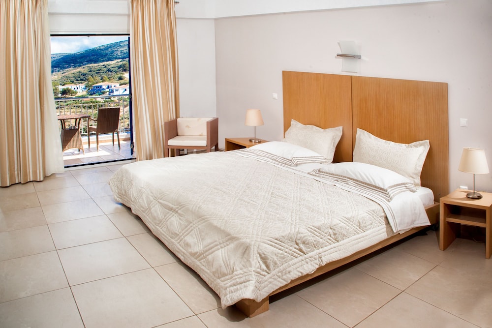 Double or Twin Room, Sea View photo 2