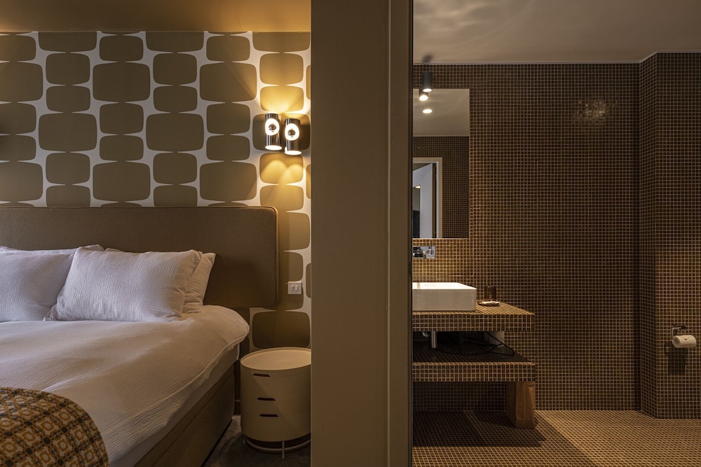 Comfort Room photo 2