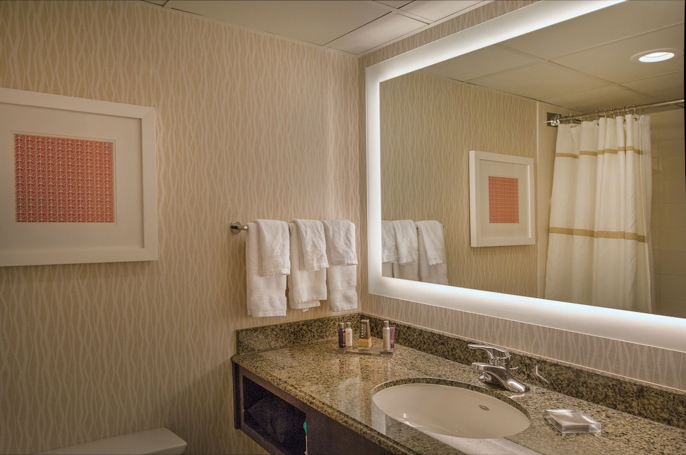 Standard Room, 2 Double Beds (Hearing Accessible) - Photo 7