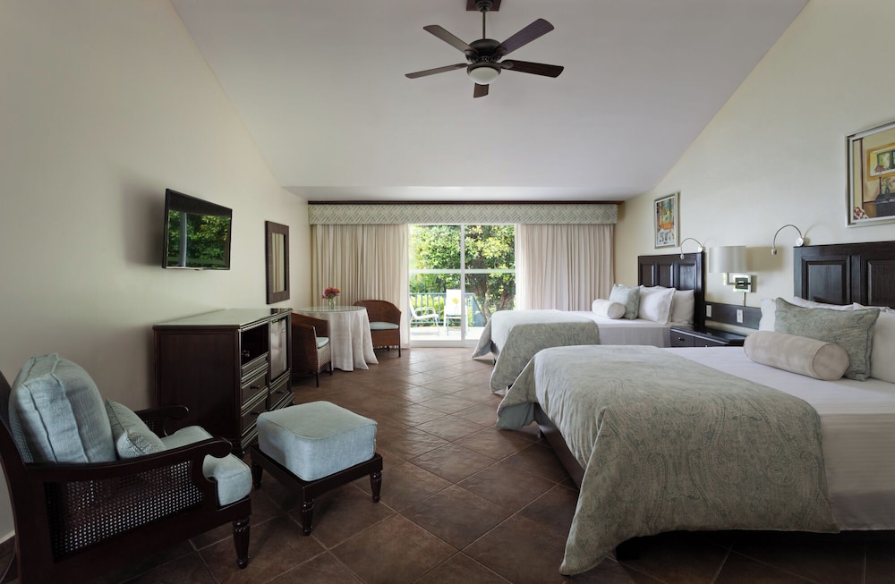 Deluxe Room, 2 Queen Beds, Garden View photo 1