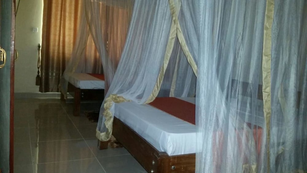Economy Twin Room, Multiple Beds, Non Smoking, City View