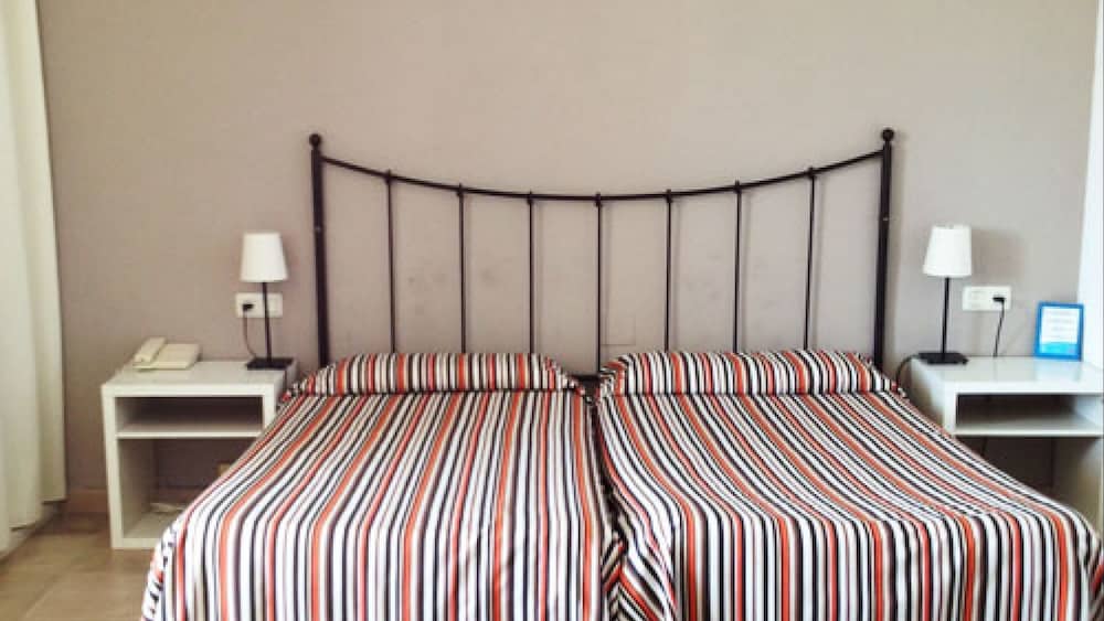 Double Room, 1 Double or 2 Twin Beds - Photo 10