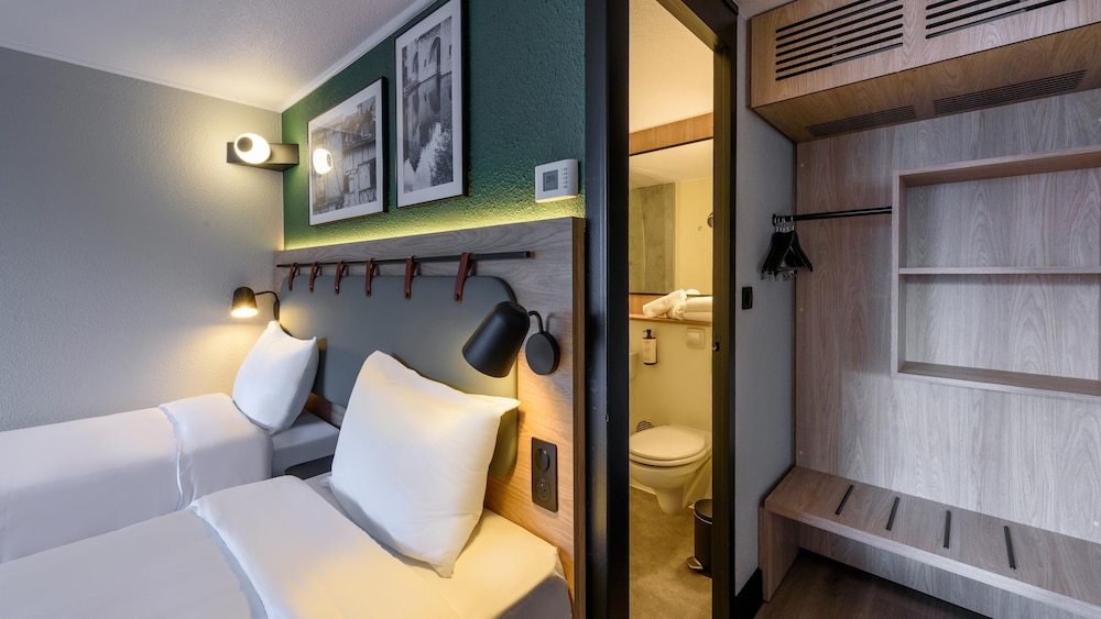 Standard Room, 2 Twin Beds - Photo 3