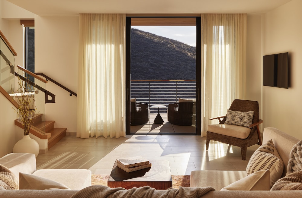 Signature Suite