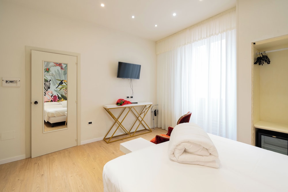 Economy Double or Twin Room photo 3