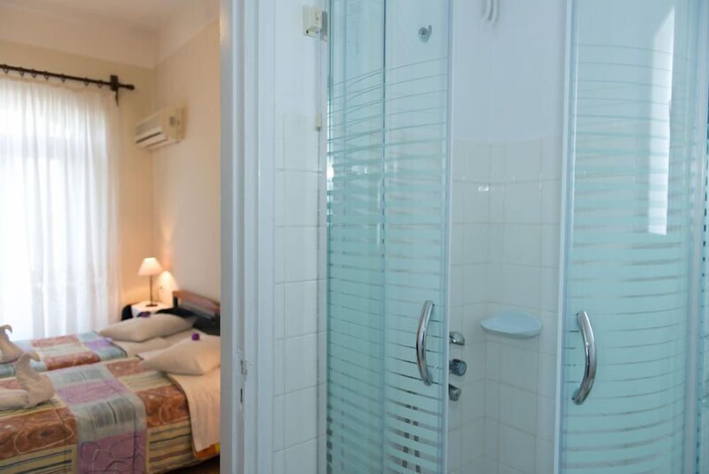 Standard Room photo 3