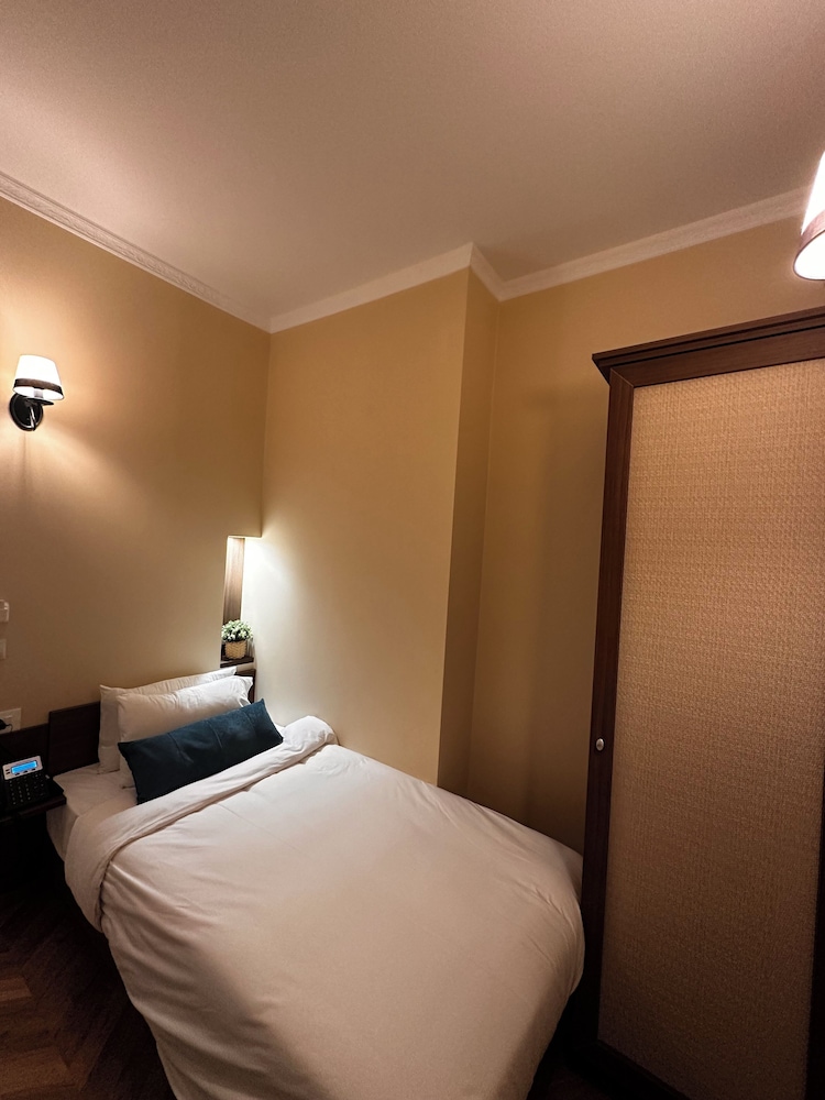 Standard Single Room, Ground Floor