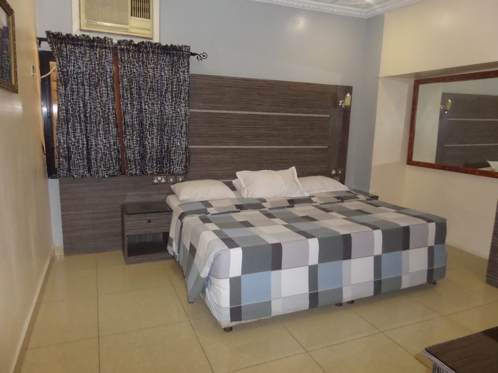 Royal Suite, 2 Bedrooms, Courtyard View