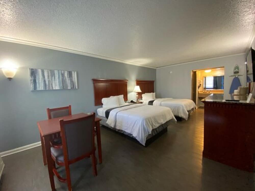 Double Room, 2 Double Beds, Accessible, Non Smoking photo 3
