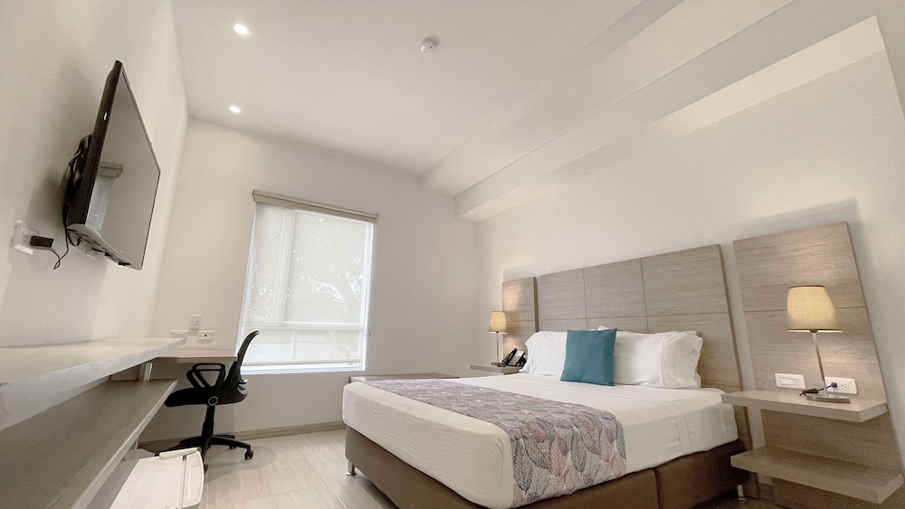 Superior Room, 1 Queen Bed photo 1