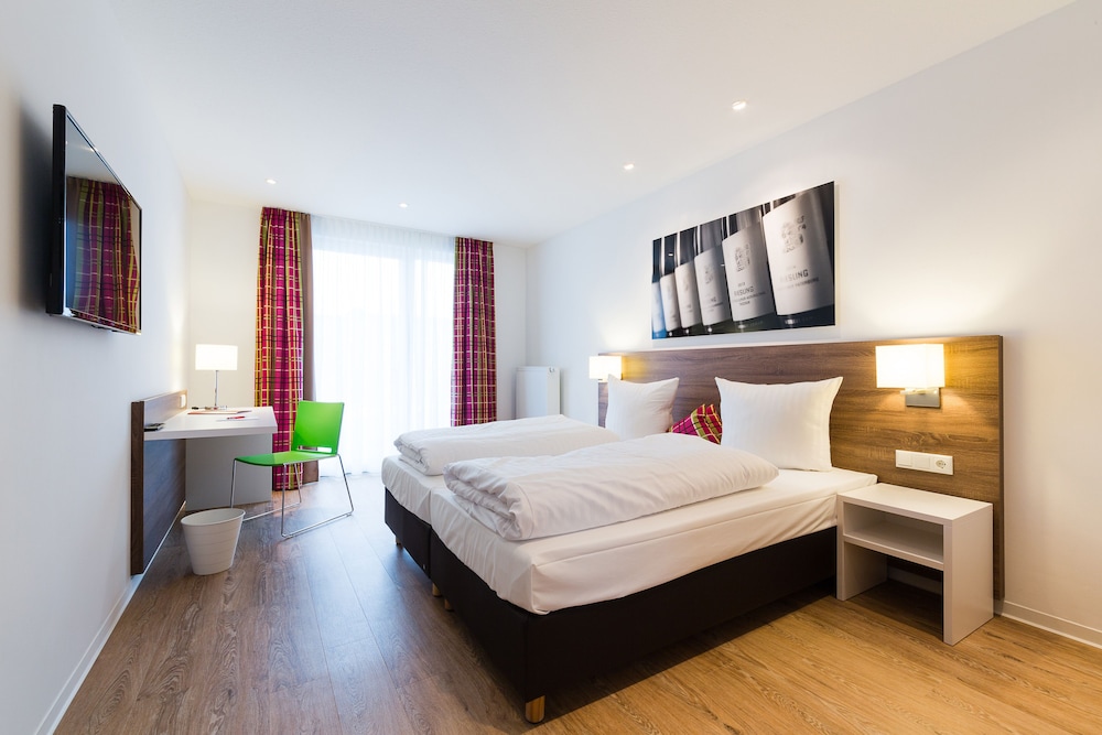 Standard Double Room - Photo 5