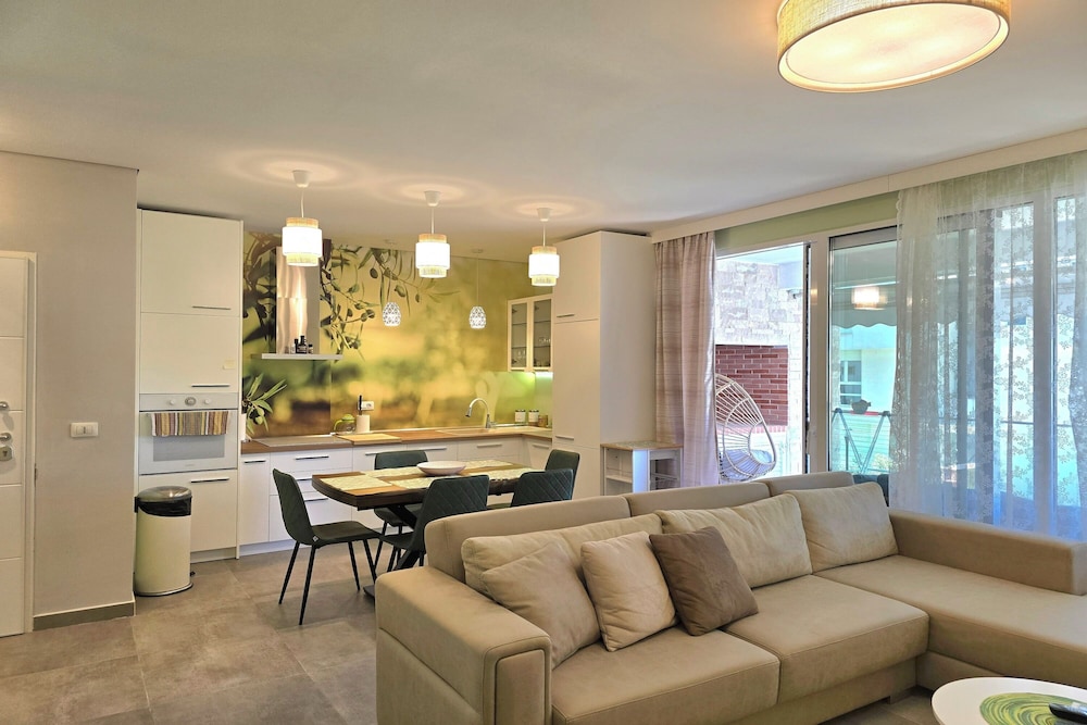 Family Apartment, Multiple Bedrooms (Olive Tree Apartment)