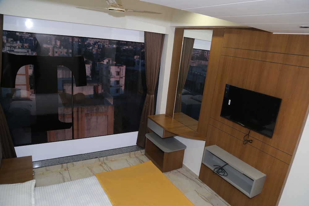 Deluxe Room, City View photo 2