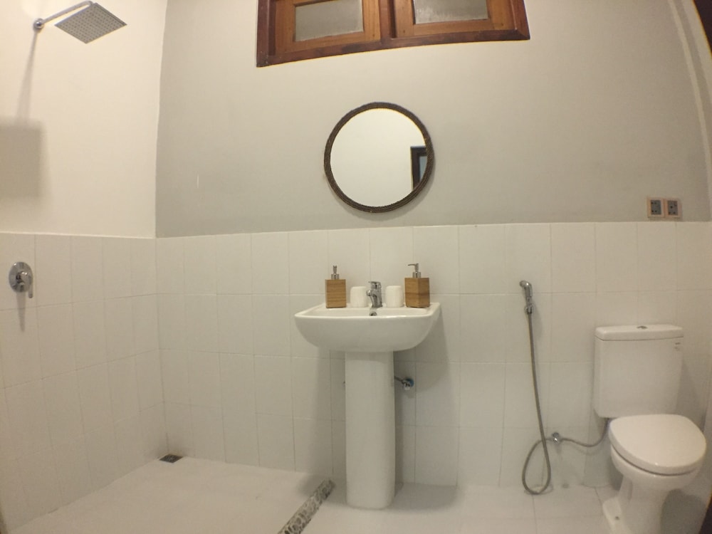 Twin Room, Private Bathroom photo 2