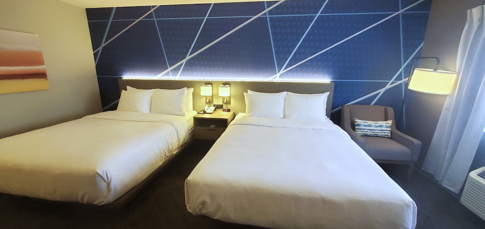 Standard Room, 2 Queen Beds, Non Smoking - Photo 4
