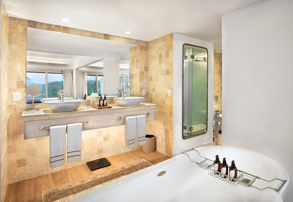 Junior Suite (Deluxe Red Level Water) thumbnail 5