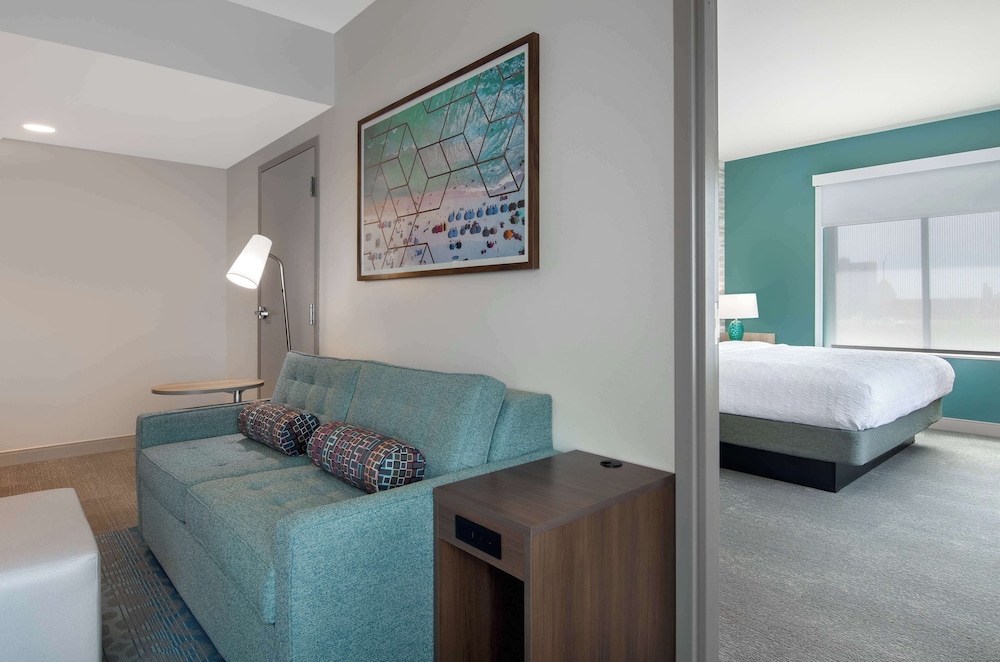 Suite, 1 Bedroom - Photo 9