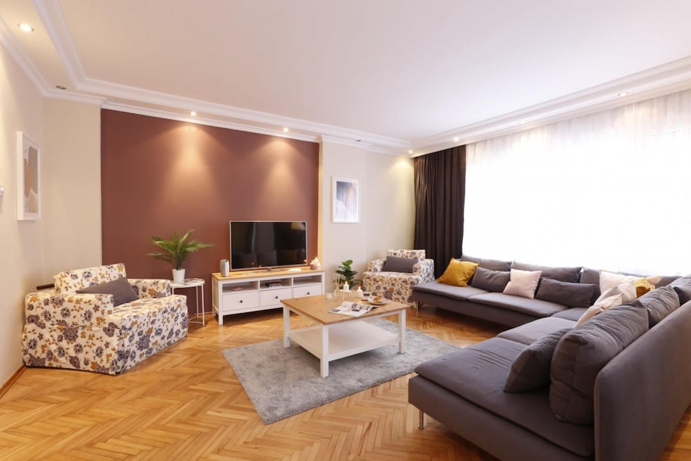 Apartment photo 3