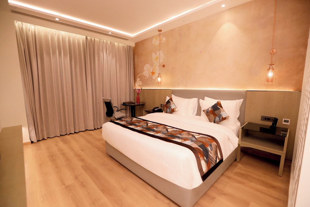 Club Double Room - Photo 11