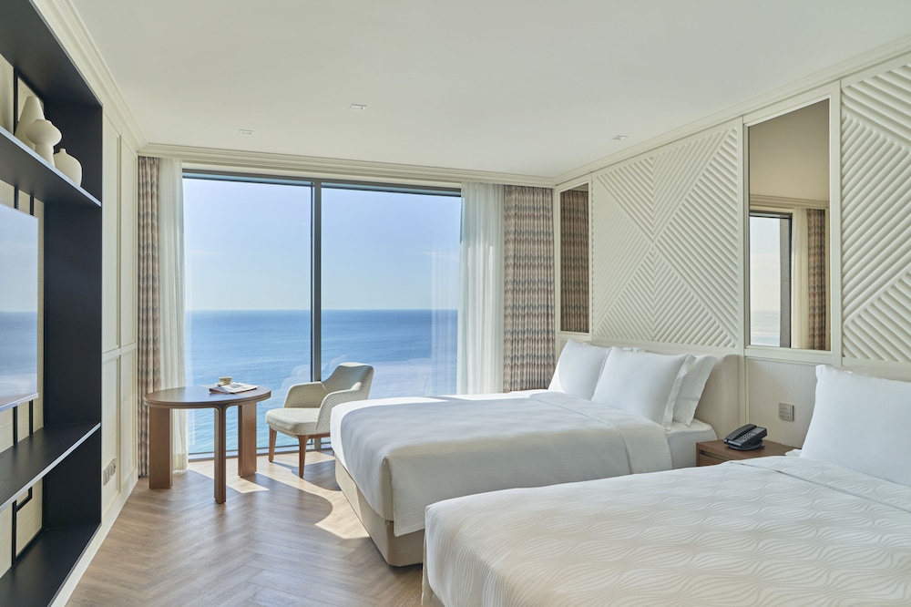 Deluxe Ocean View Twin