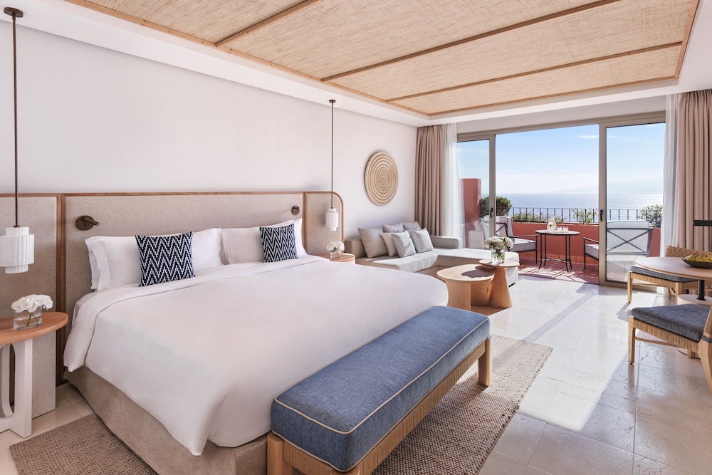 Family Room, 1 King Bed