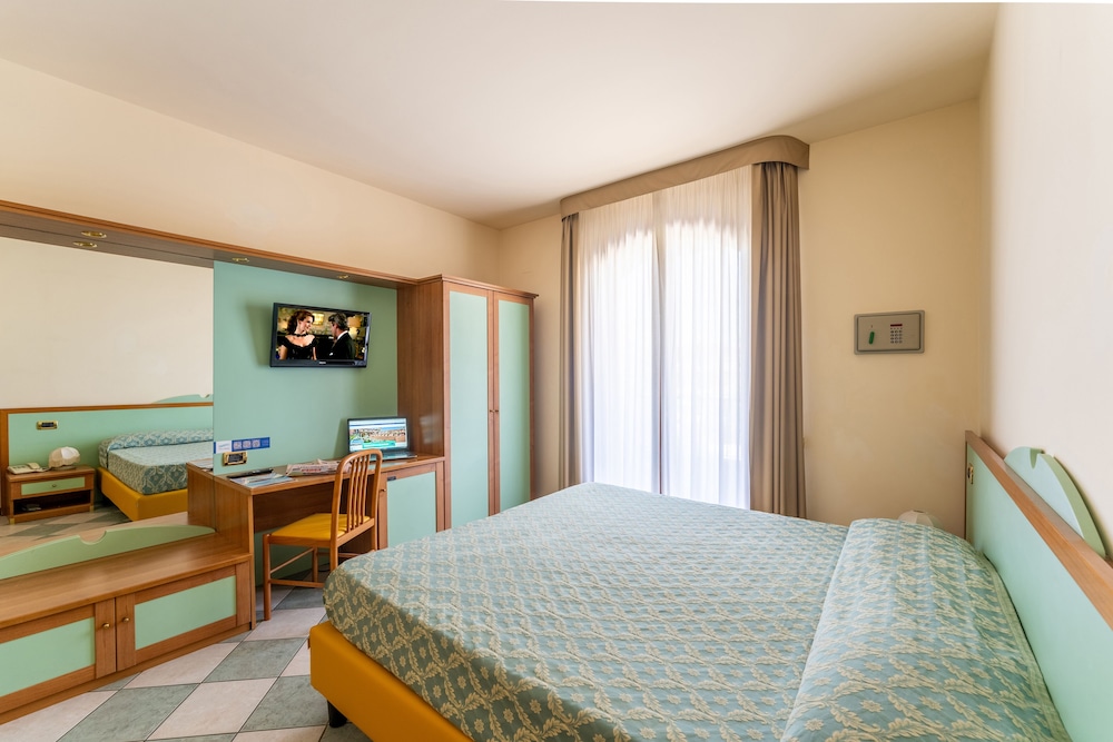 Comfort Triple Room