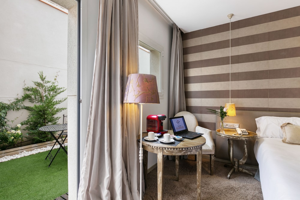 Superior Double Room Single Use - Photo 9
