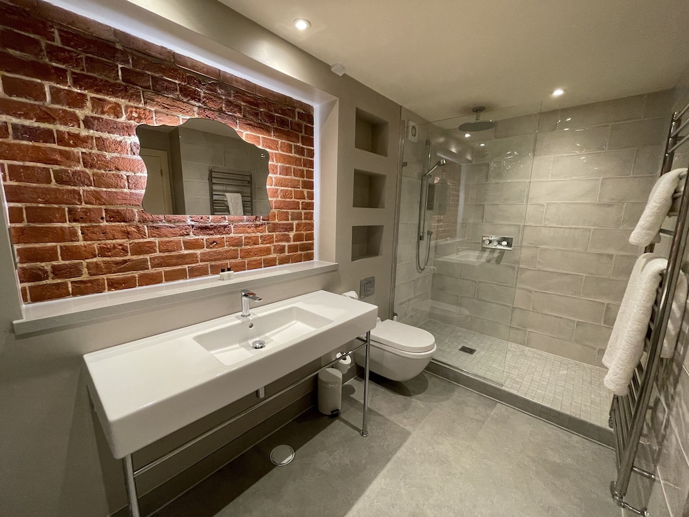 Oak Suite - Photo 12