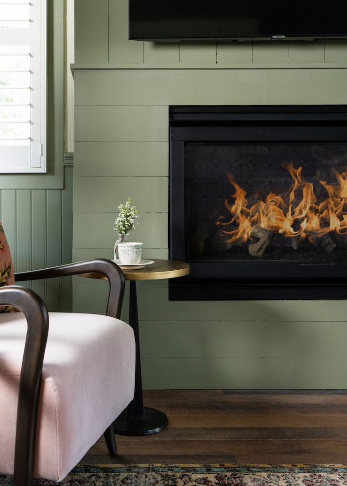 Suite, 1 King Bed, Fireplace (The LPP Suite Fireplace) photo 2