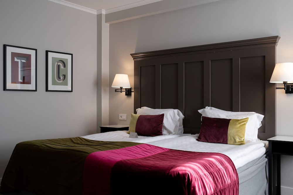 Deluxe Room - Photo 6