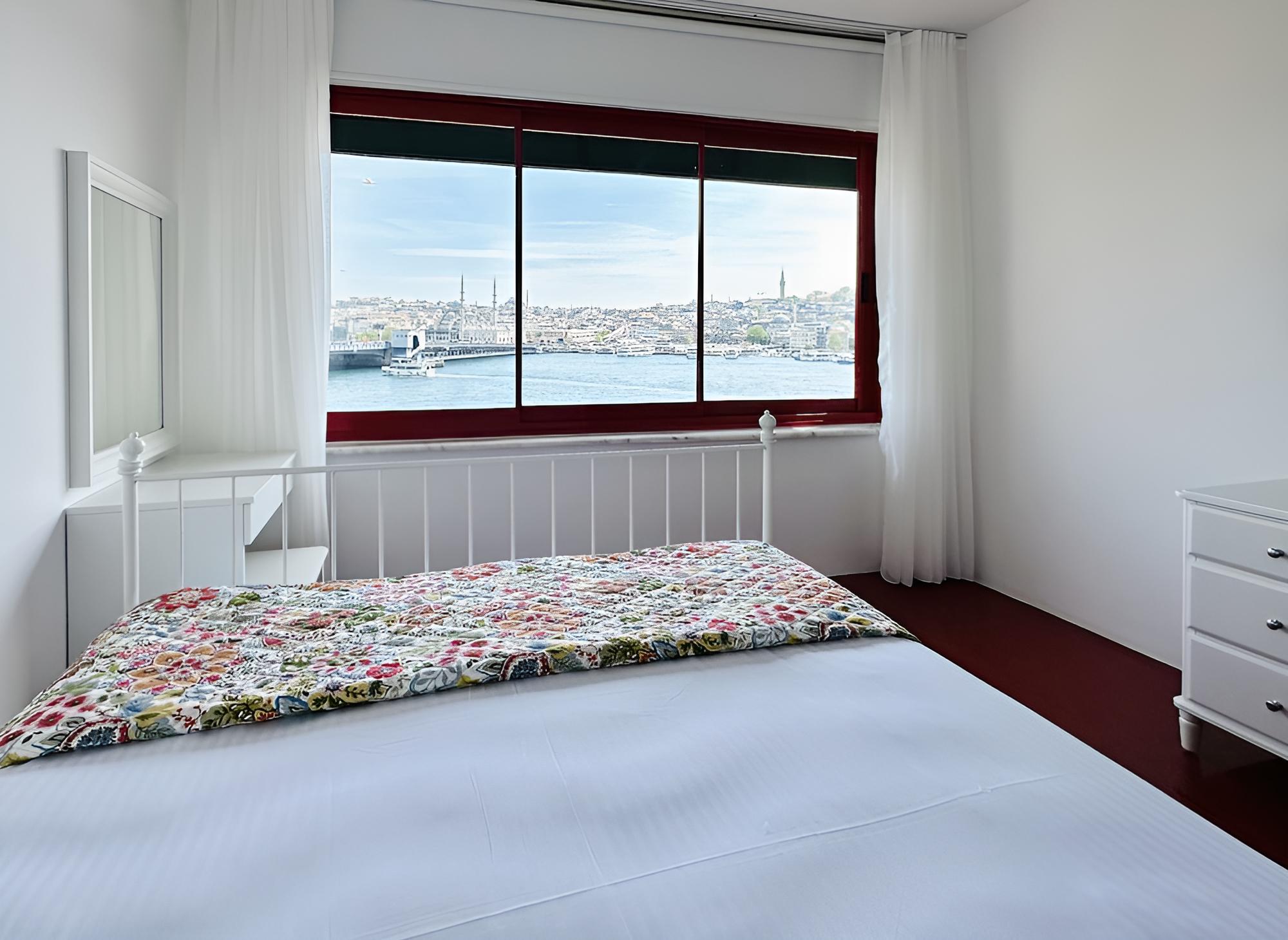 Premium Room, 1 King Bed, Non Smoking, Sea Facing photo 1