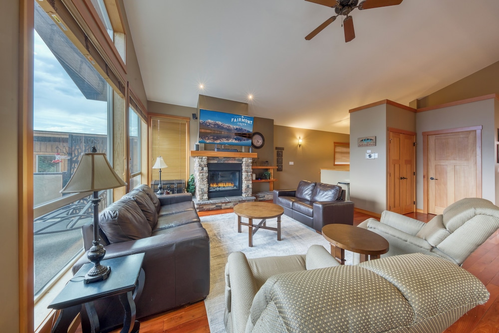 Basic Townhome photo 1