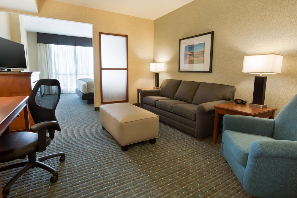 Deluxe Room, 1 King Bed with Sofa bed, Refrigerator & Microwave (Upper Floor)