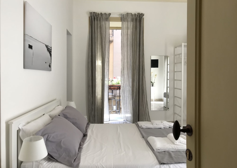 Deluxe Triple Room, City View (B)