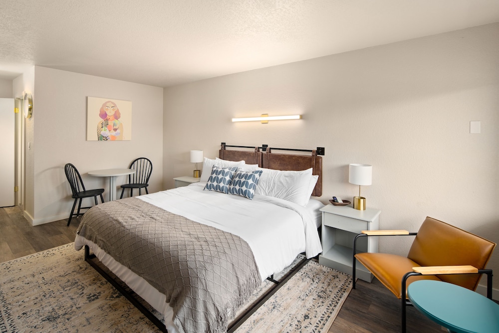 Premium Room, 1 King Bed