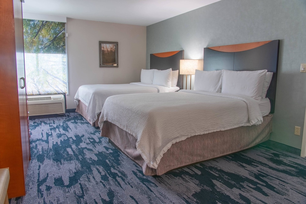 Standard Room, 2 Queen Beds - Photo 3