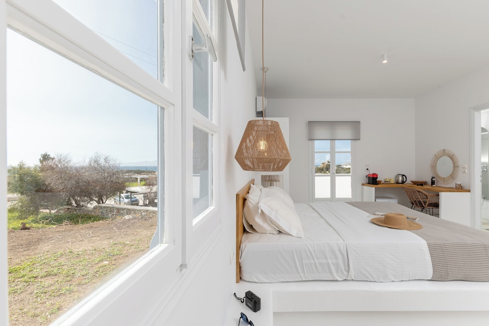 Suite, Sea View (Hot Tub and Balcony)