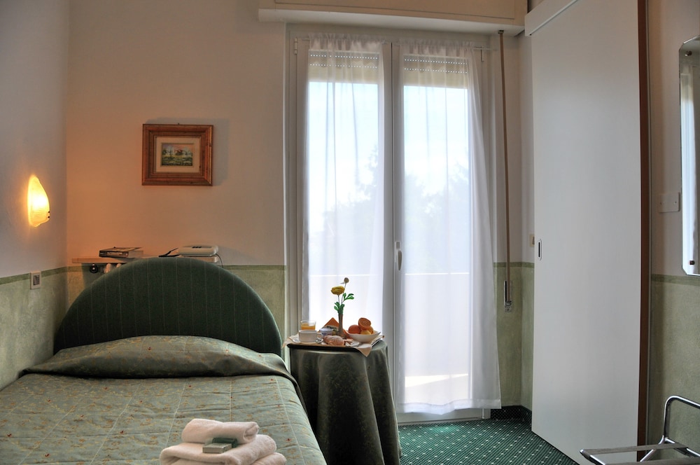 Single Room photo 1