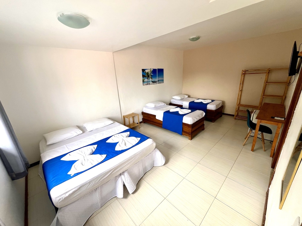 Standard Quadruple Room, Private Bathroom photo 1