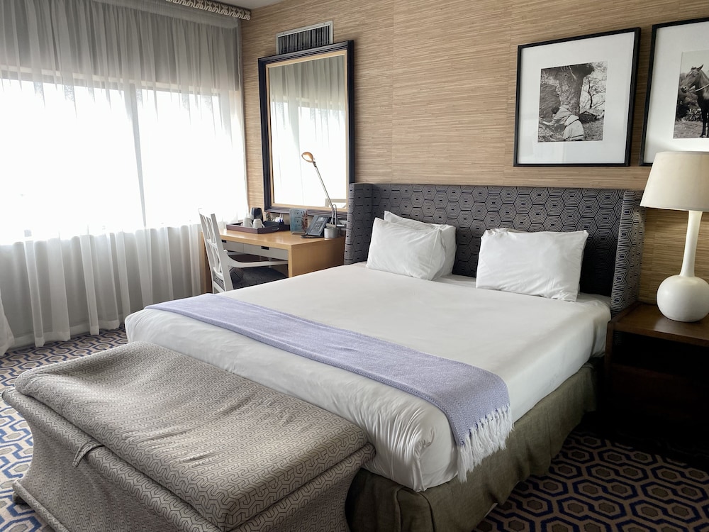 Executive Suite, 1 Queen Bed, Non Smoking, Harbor View