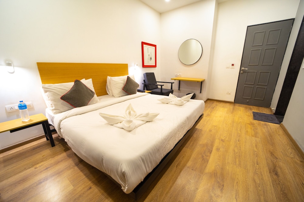 Deluxe Room - Photo 3