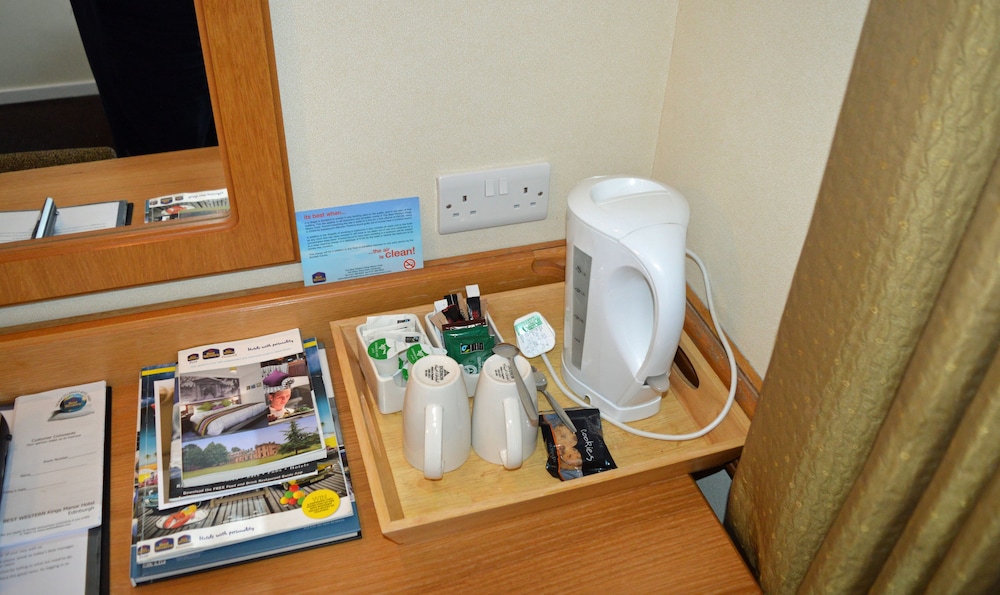 Standard Room, 1 Double Bed, Non Smoking (Small Room) - Photo 2