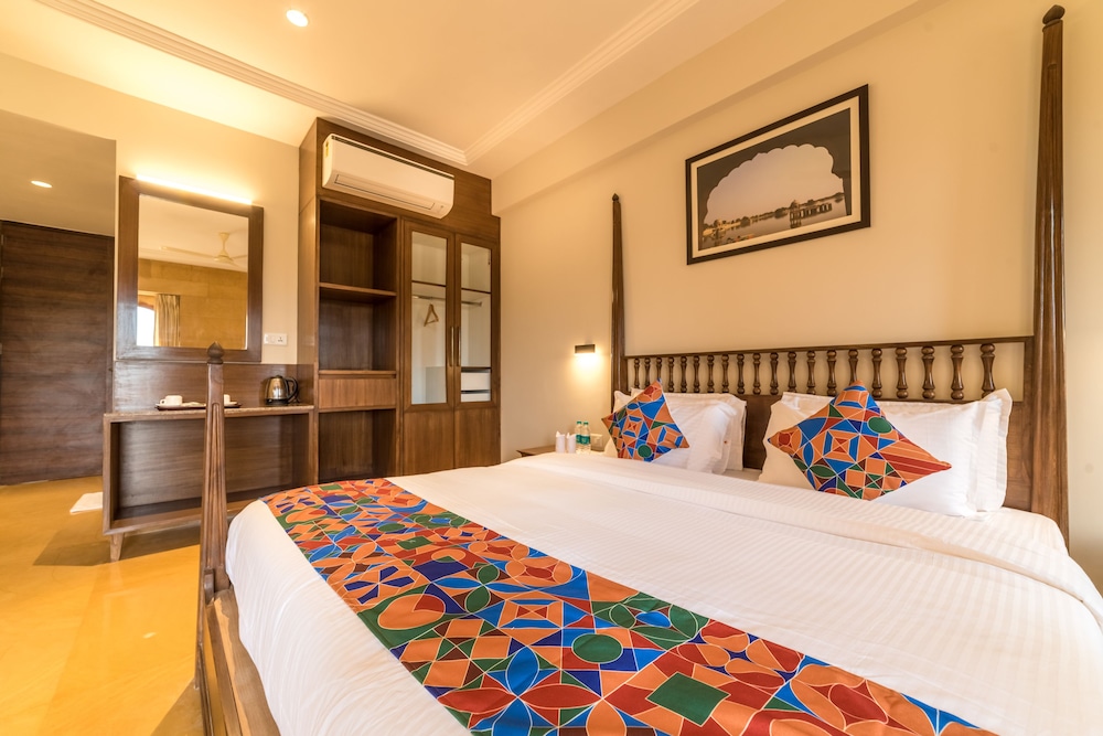King Suite Room - Photo 7