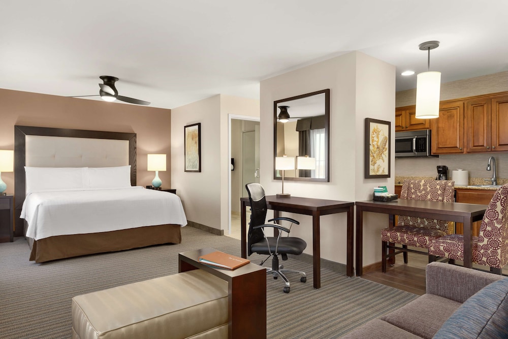 Studio, 1 King Bed, Accessible, Bathtub - Photo 3