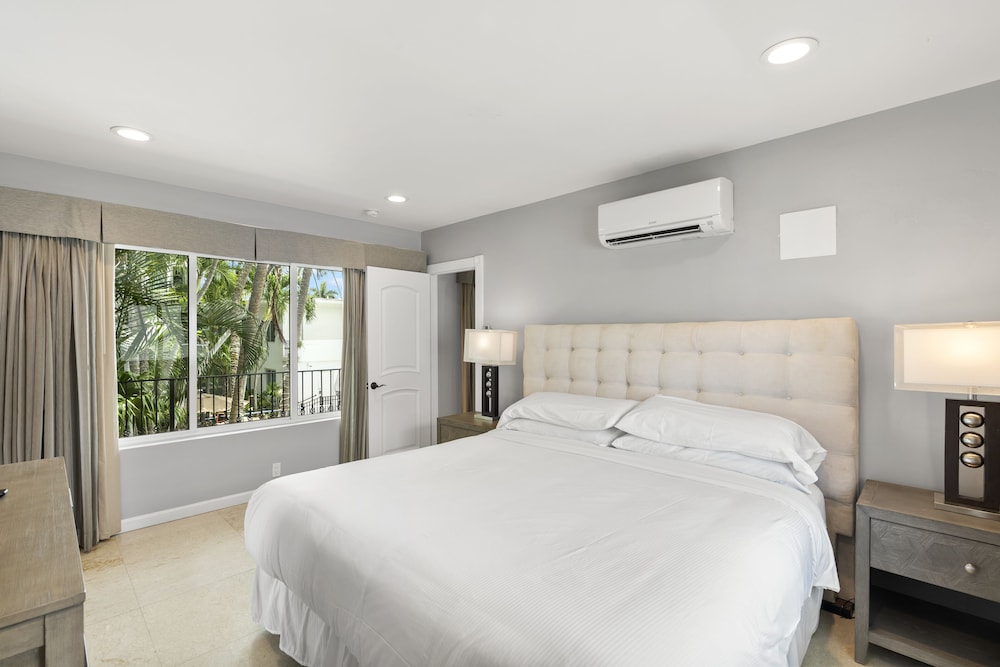 Deluxe Suite, 1 Bedroom, Partial Sea View